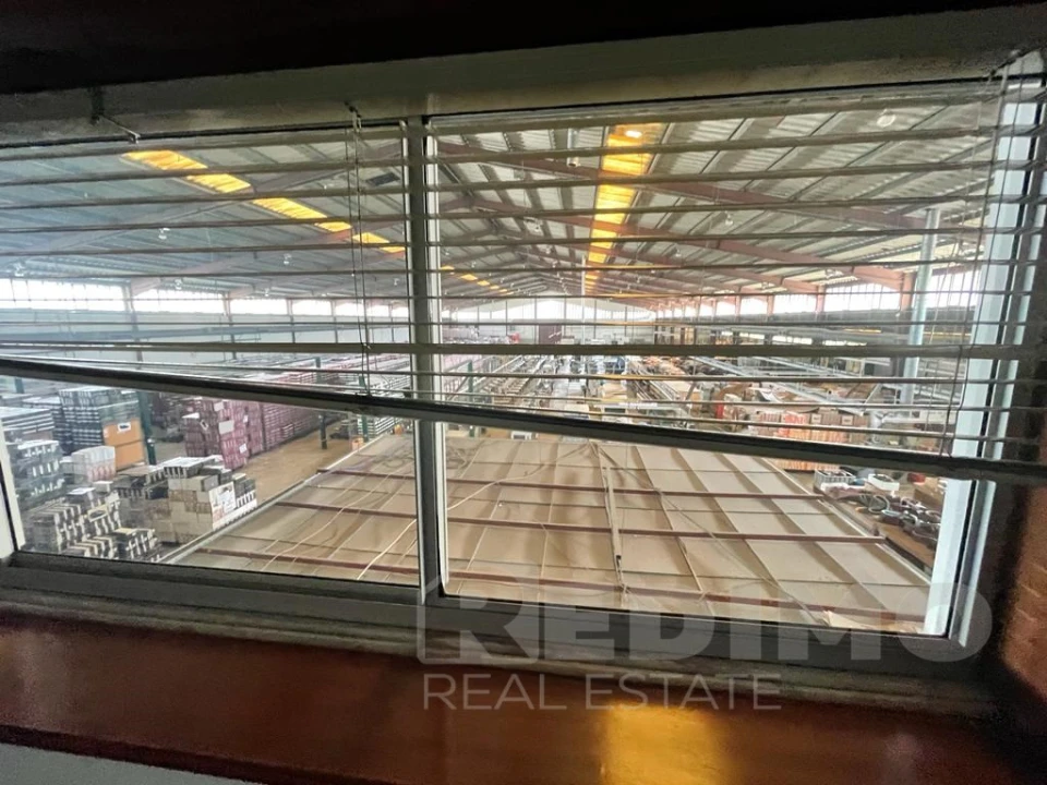 Armazém para Arrendamento em Santa Maria da Feira, Travanca, Sanfins e Espargo Foto 9