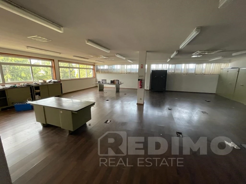 Armazém para Arrendamento em Santa Maria da Feira, Travanca, Sanfins e Espargo Foto 11