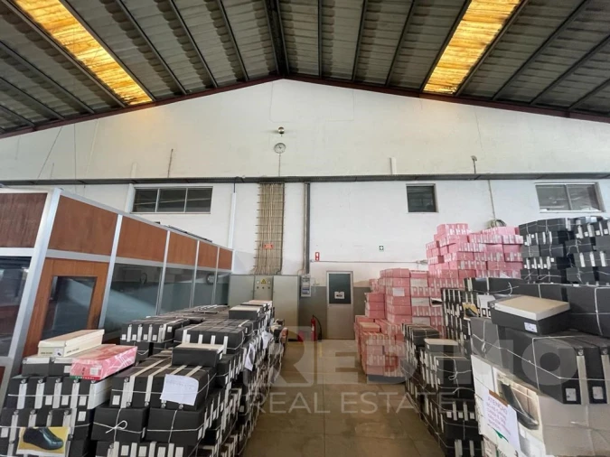 Armazém para Arrendamento em Santa Maria da Feira, Travanca, Sanfins e Espargo Foto 6