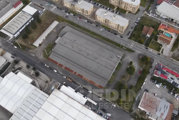 Armazém para Arrendamento em Santa Maria da Feira, Travanca, Sanfins e Espargo Foto 16