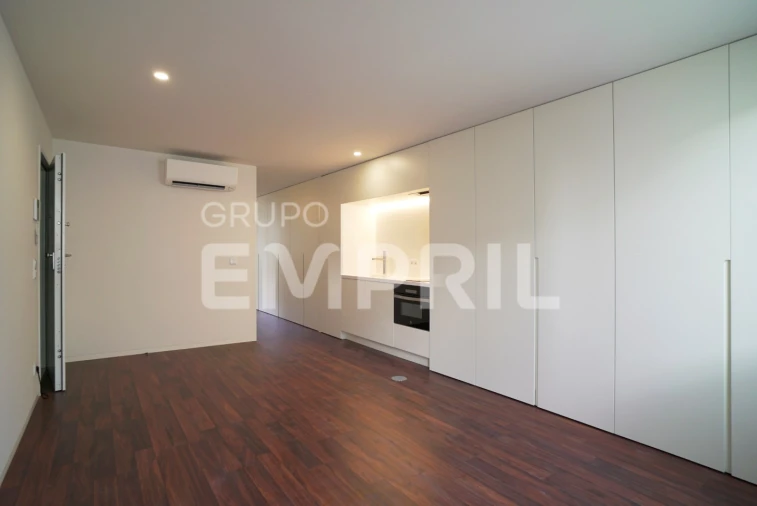 Apartamento T1 para Venda em Cedofeita, Santo Ildefonso, Sé, Miragaia, São Nicolau e Vitória Foto 1