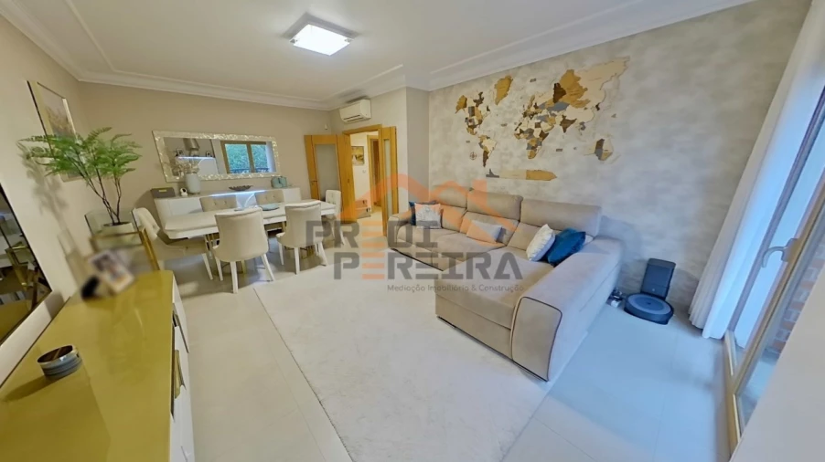 Apartamento T3 para Venda em Odivelas Foto 1