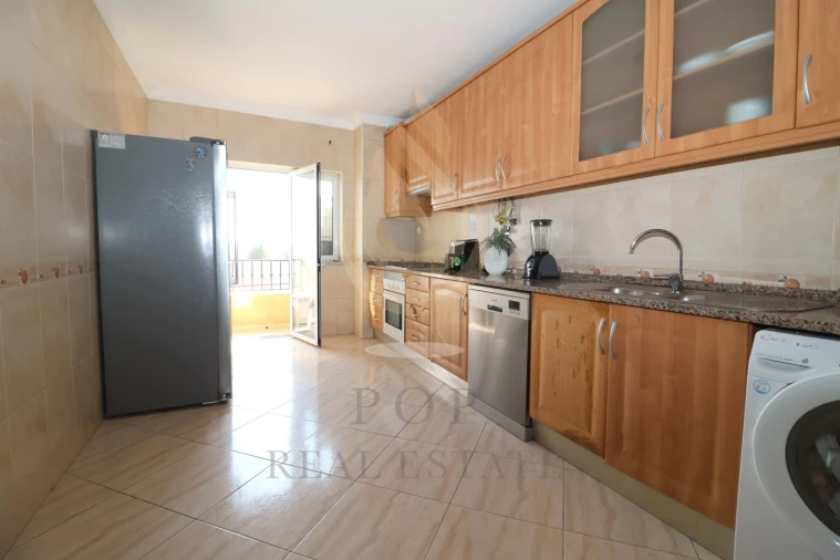 Apartamento T2 para Venda em Olhão Foto 3