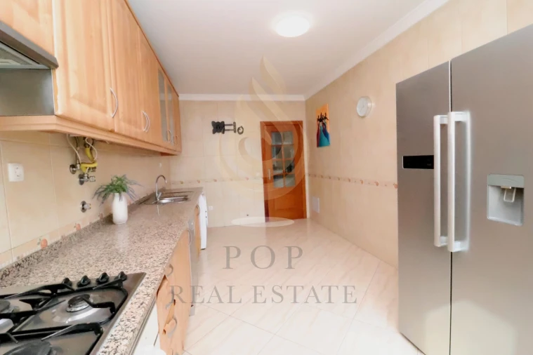 Apartamento T2 para Venda em Olhão Foto 6