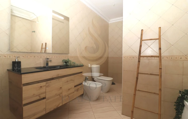 Apartamento T2 para Venda em Olhão Foto 17