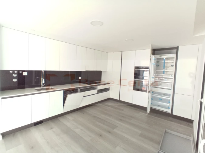 Moradia T4 para Venda em Corroios