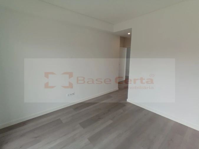 Moradia T4 para Venda em Corroios Foto 33