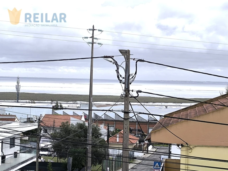 Apartamento T2 para Venda em Santa Iria de Azoia, São João da Talha e Bobadela Foto 32