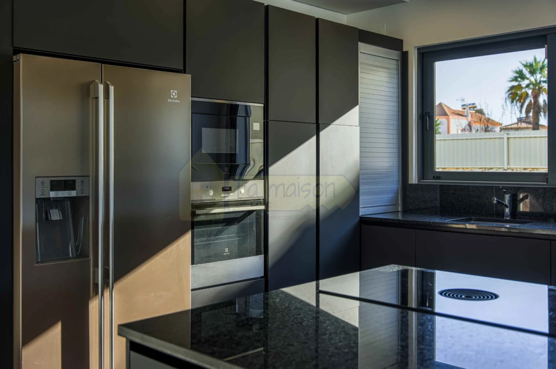 Moradia T4 para Venda em Guia Foto 6