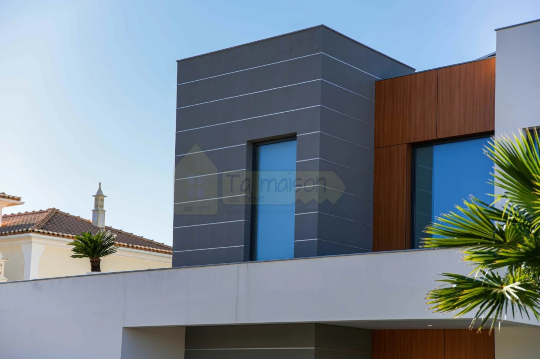 Moradia T4 para Venda em Guia Foto 41