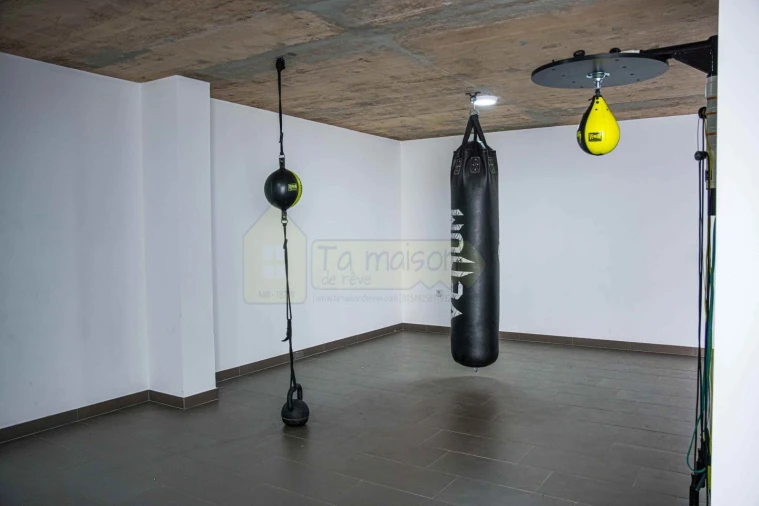 Moradia T4 para Venda em Guia Foto 28