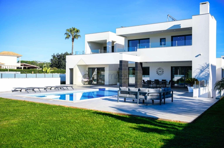 Moradia T4 para Venda em Guia Foto 31