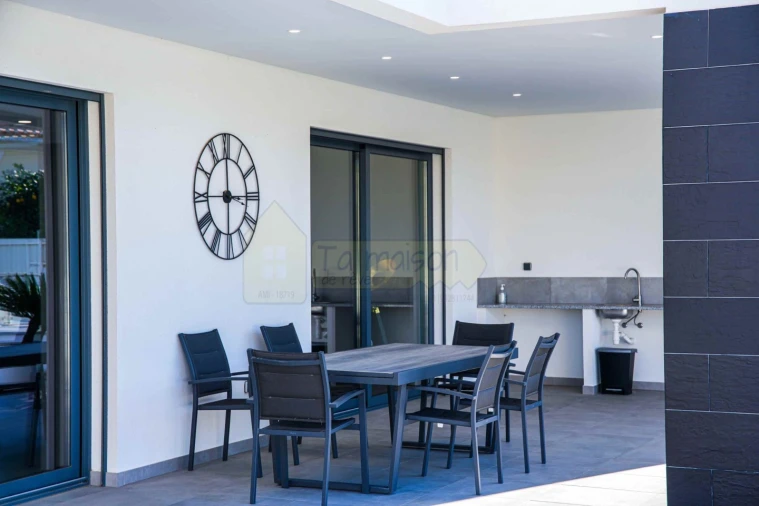 Moradia T4 para Venda em Guia Foto 34