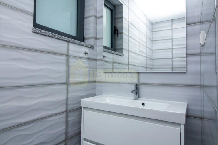 Moradia T4 para Venda em Guia Foto 21