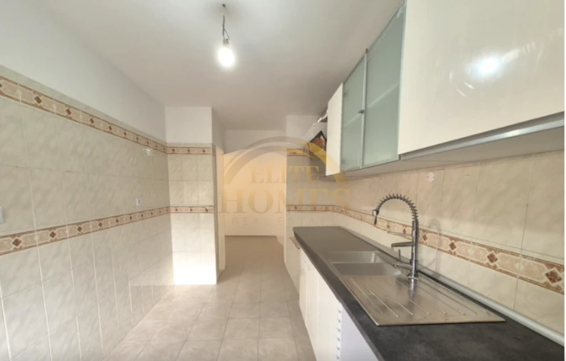 Apartamento T2 para Venda em Algueirão-Mem Martins Foto 4
