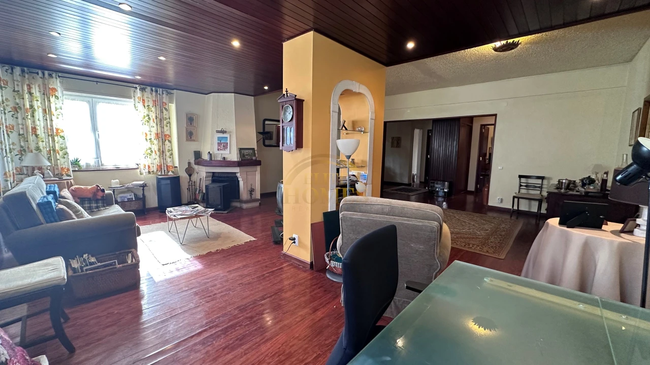 Moradia T6 para Venda em Loures Foto 38