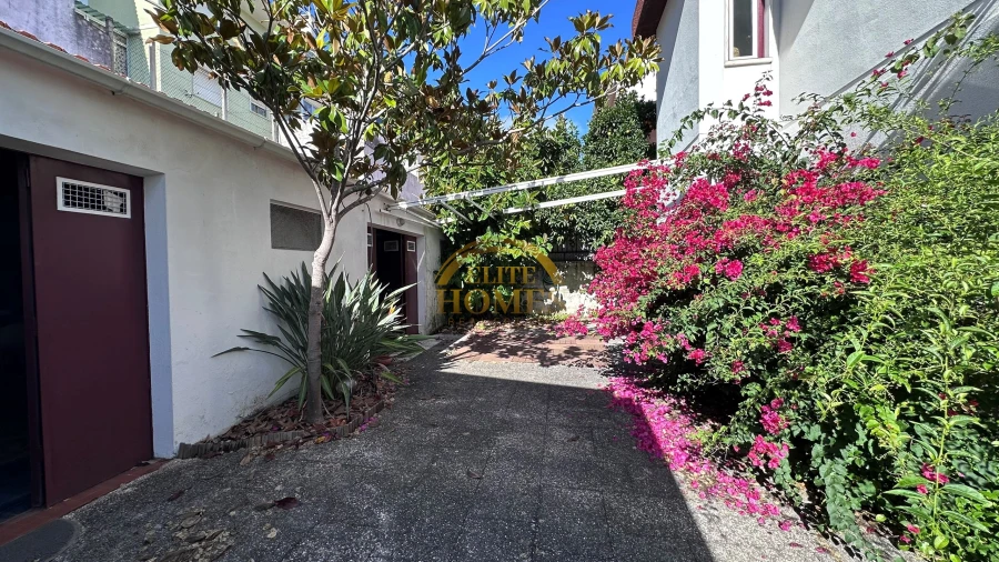 Moradia T6 para Venda em Loures Foto 46