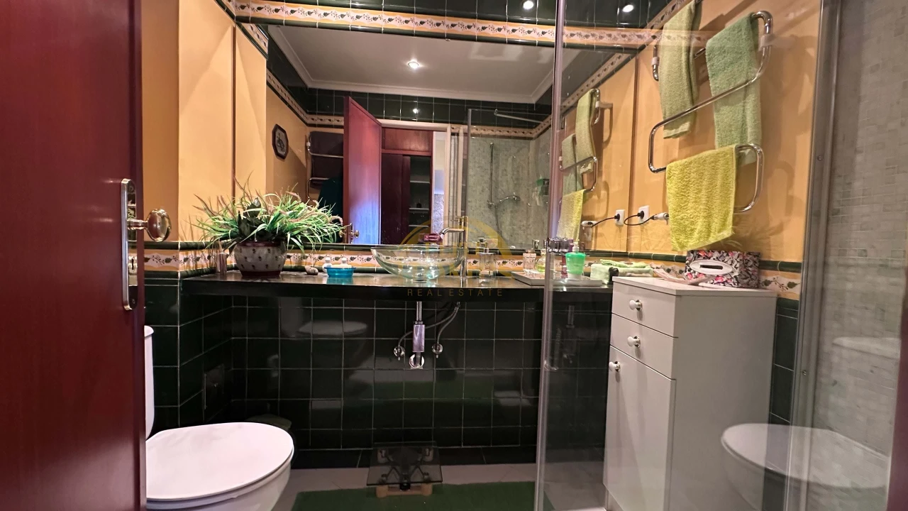 Moradia T6 para Venda em Loures Foto 19