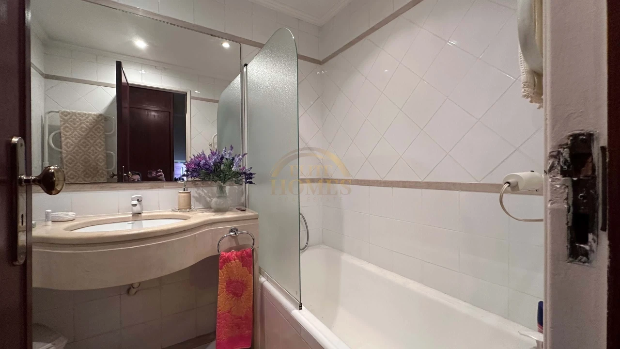 Moradia T6 para Venda em Loures Foto 39