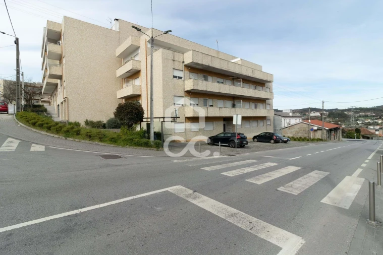 Apartamento T2 para Venda em Azurem