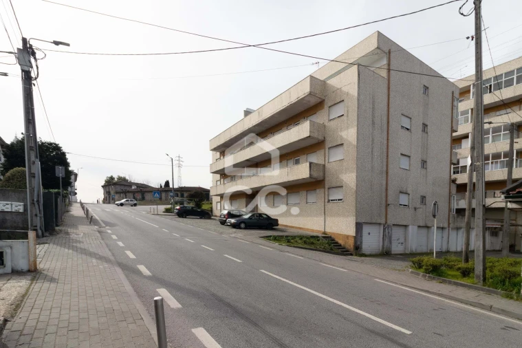 Apartamento T2 para Venda em Azurem Foto 4