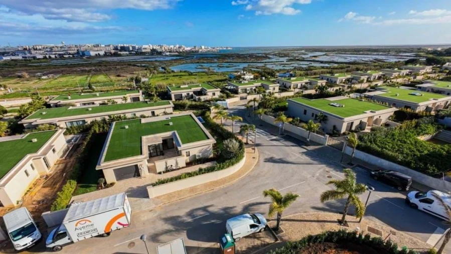 Moradia T3 para Venda em Montenegro Foto 18