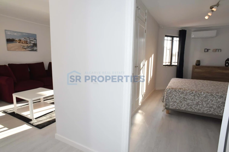 Apartamento T1 para Venda em Quarteira Foto 17