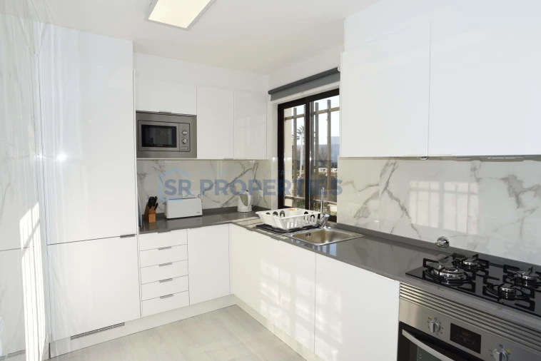 Apartamento T1 para Venda em Quarteira Foto 9