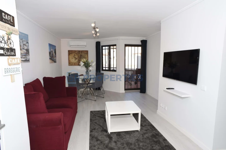 Apartamento T1 para Venda em Quarteira Foto 2