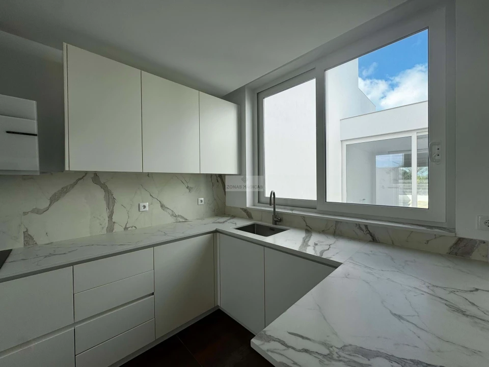 Moradia T3 para Venda em Vila de Sagres Foto 8