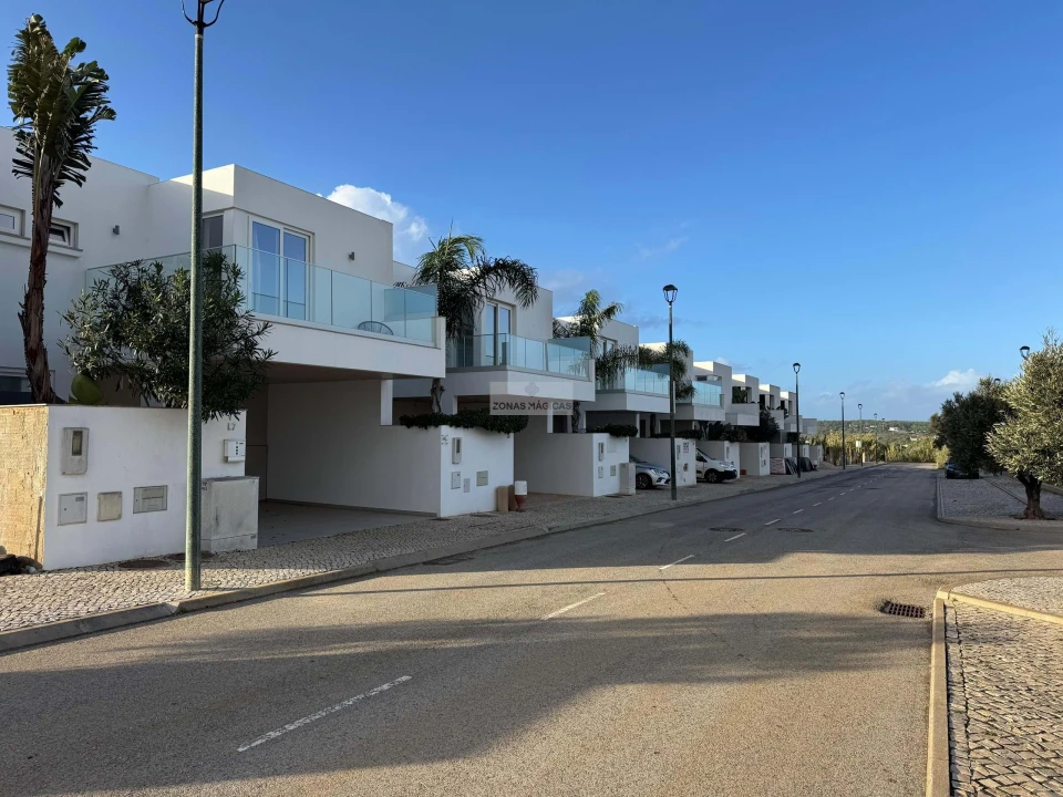 Moradia T3 para Venda em Vila de Sagres Foto 1