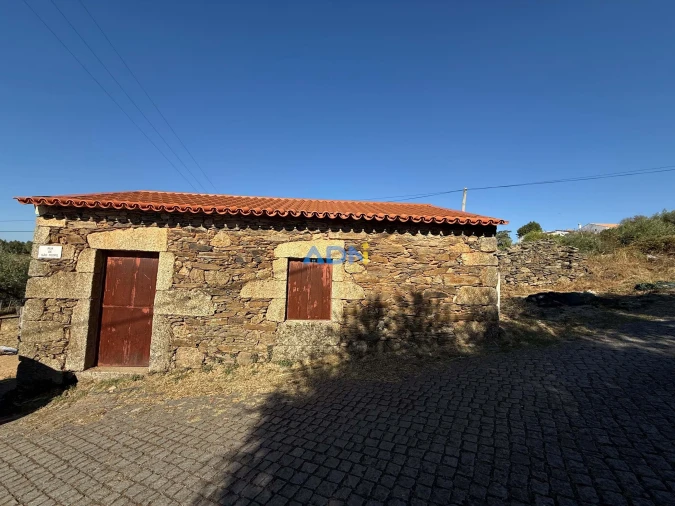 Moradia T1 para Venda em Salgueiro do Campo Foto 1