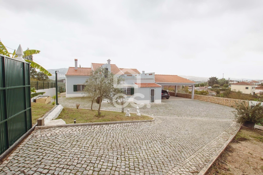 Moradia T3 para Venda em Cadaval e Pêro Moniz Foto 27