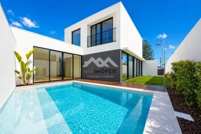 Moradia T5 para Venda em Canidelo