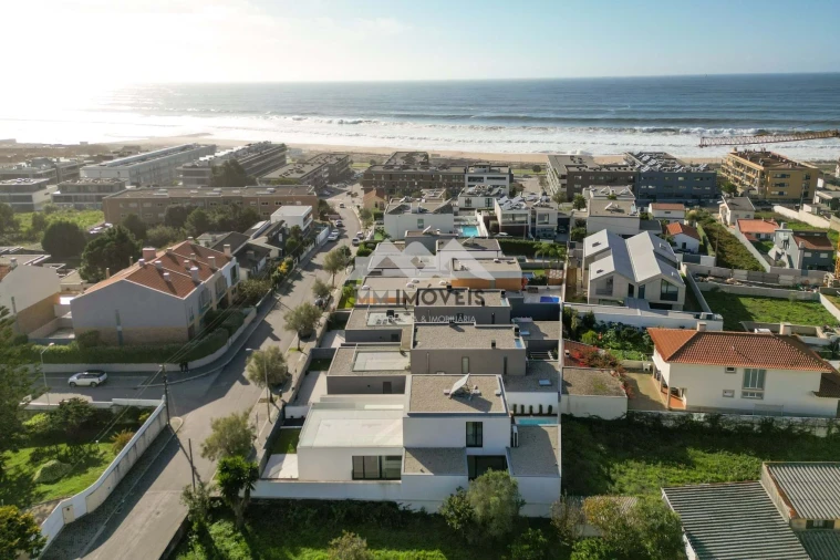 Moradia T5 para Venda em Canidelo Foto 68