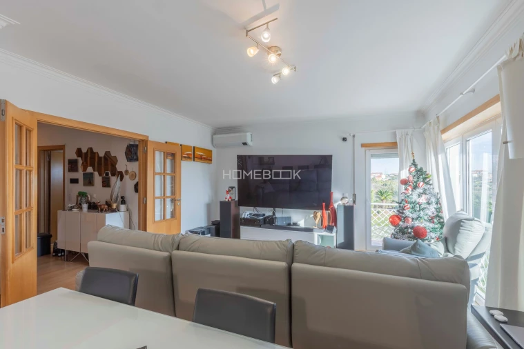 Apartamento T3 para Venda em São Domingos de Rana Foto 4