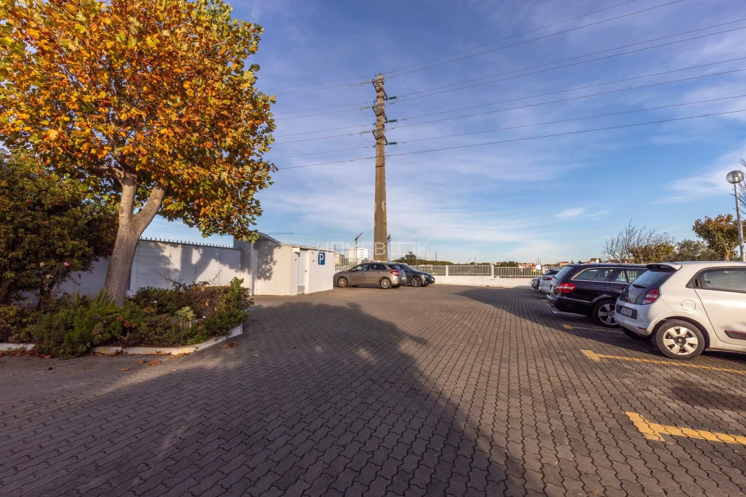 Apartamento T3 para Venda em São Domingos de Rana Foto 40