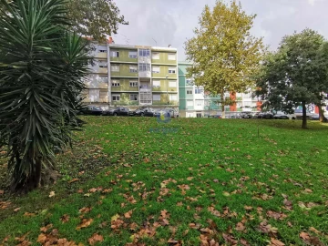 Apartamento T2 para Venda em Benfica