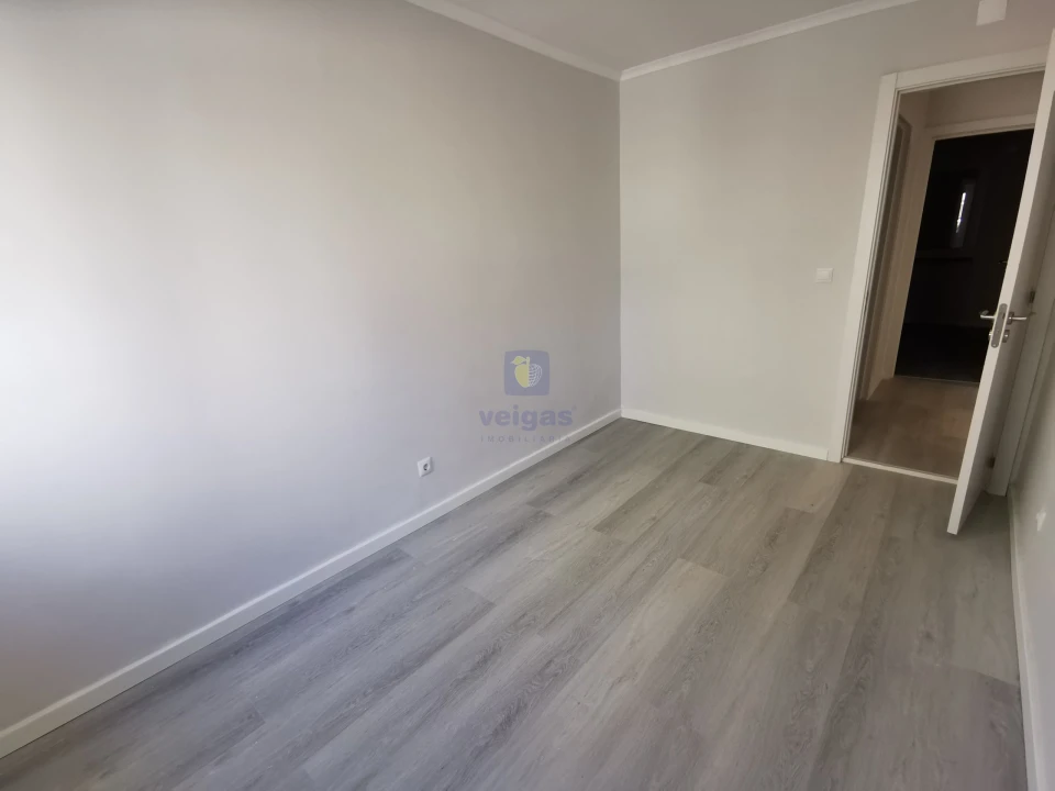 Apartamento T2 para Venda em Benfica Foto 9