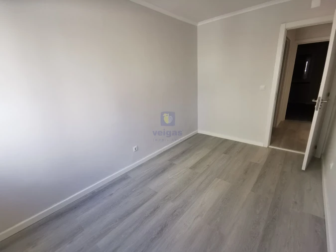 Apartamento T2 para Venda em Benfica Foto 9