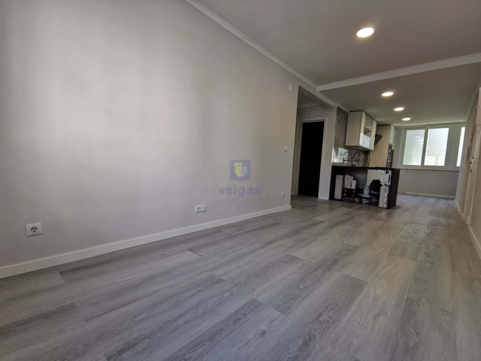 Apartamento T2 para Venda em Benfica Foto 7