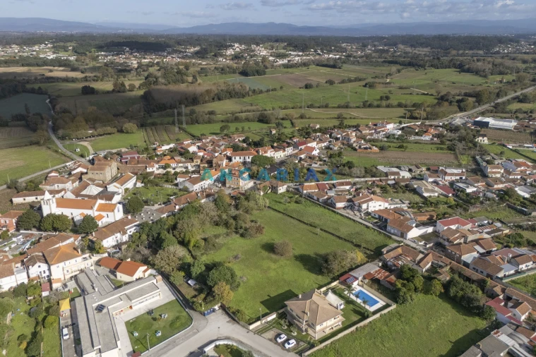 Moradia T0 para Venda em Eixo e Eirol Foto 27