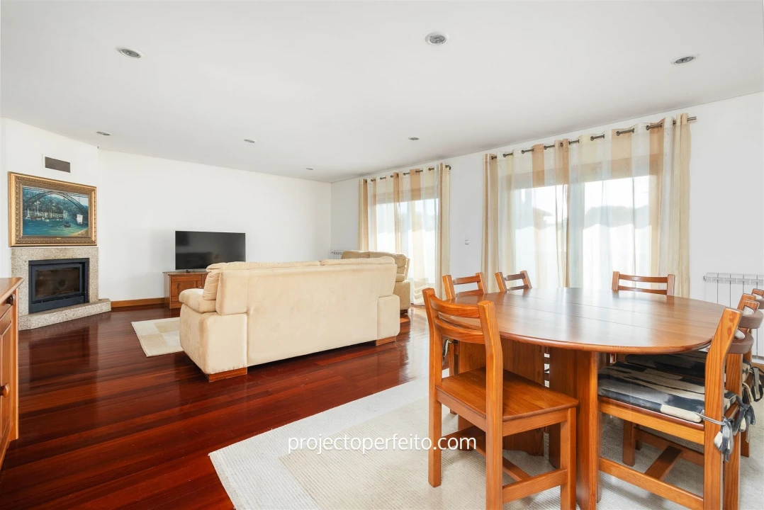 Moradia T4 para Venda em Anta e Guetim Foto 1