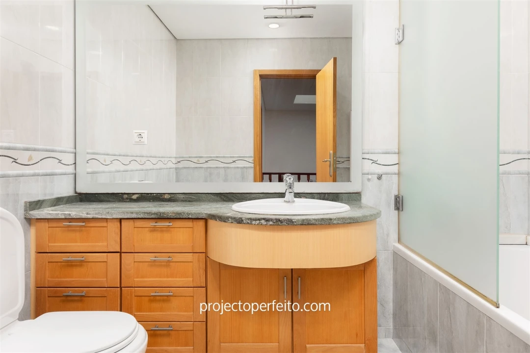 Moradia T4 para Venda em Anta e Guetim Foto 15