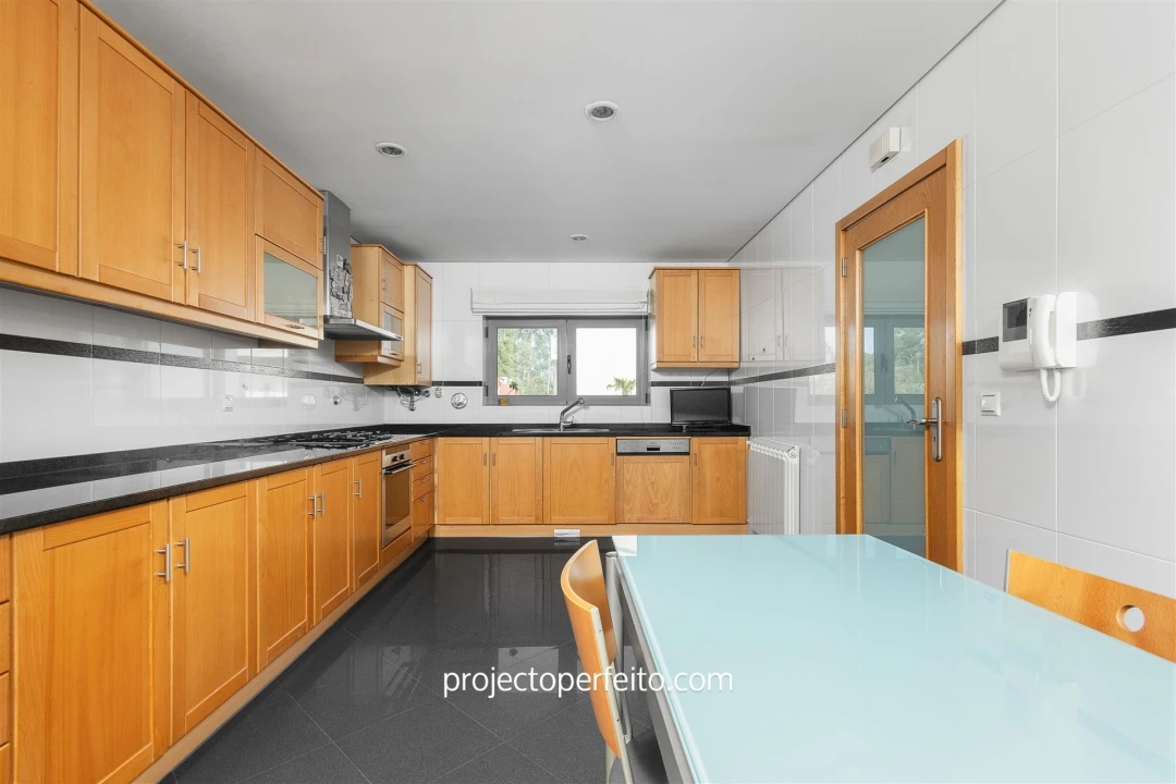 Moradia T4 para Venda em Anta e Guetim Foto 3