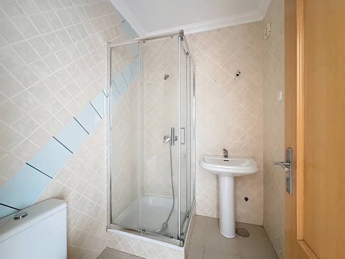 Apartamento T3 para Arrendamento em Caldas da Rainha - Santo Onofre e Serra do Bouro Foto 11