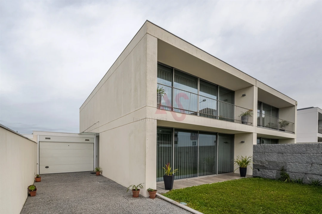 Moradia T3 para Venda em Aver-O-Mar, Amorim e Terroso Foto 1