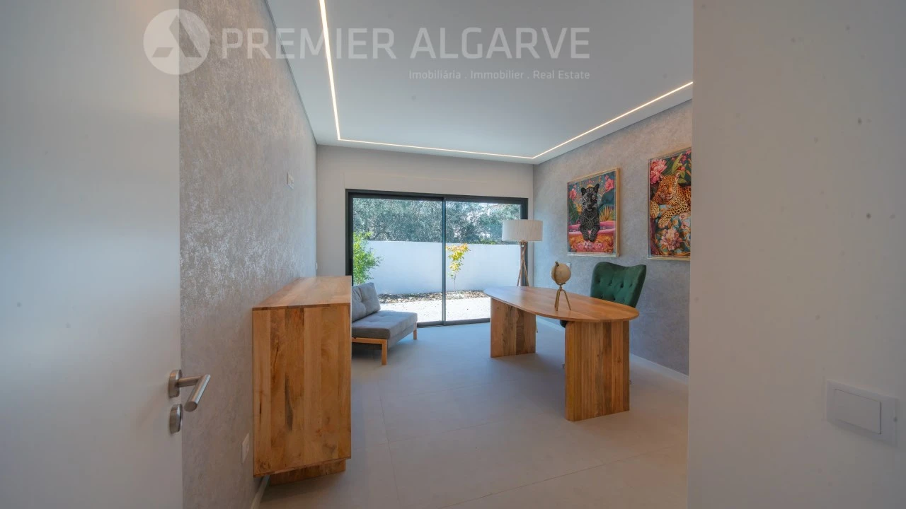 Moradia T4 para Venda em São Brás de Alportel Foto 24