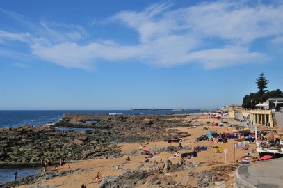 Apartamento T2 para Arrendamento em Aldoar, Foz do Douro e Nevogilde