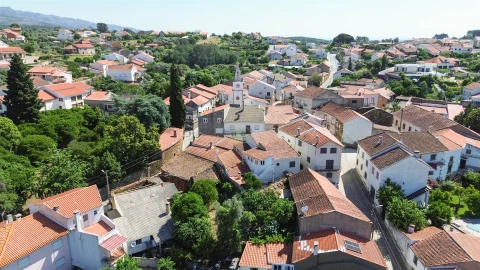 Moradia T3 para Venda em Ninho do Açor e Sobral do Campo